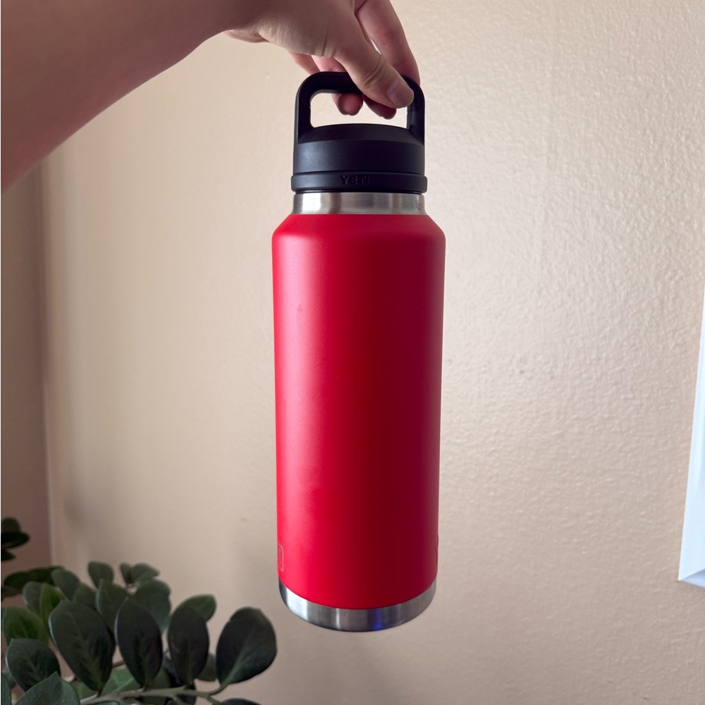NWOT Yeti Red Insulated Water Bottle